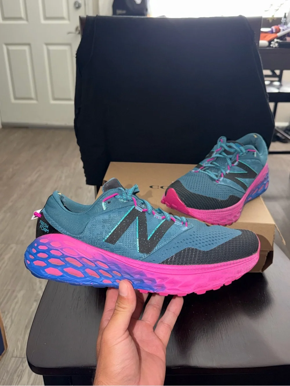 New Balance Women's Fresh Foam More TR Trail V1 Running Shoes poison berry 9.5